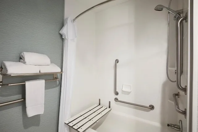 جناح بسرير كوين لذوي الإعاقة، Homewood Suites By Hilton Dallas Park Central 4/4