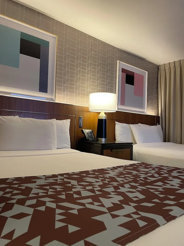 Deluxe, 2 Double Beds, Fremont Hotel And Casino 2/2