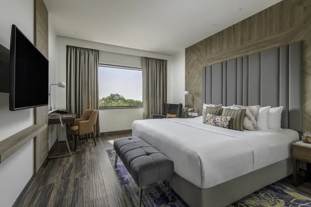 جناح ديلوكس بسرير كينج بغرفة نوم واحدة، Vivanta Mangalore, Old Port Road 1/2