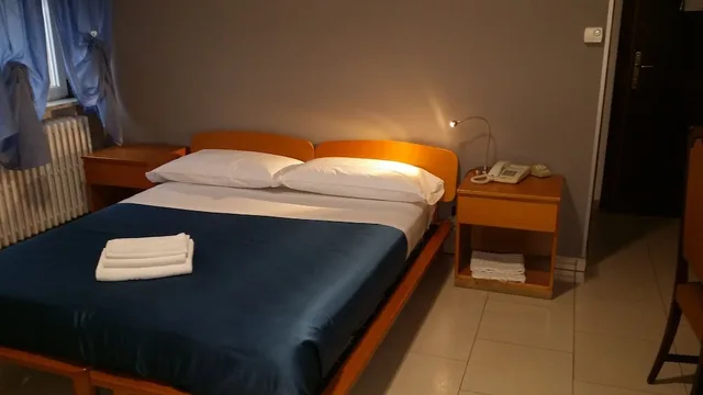 غرفة عائلية بسرير مزدوج وسريرين منفصلين، Flying Hotel 1/10