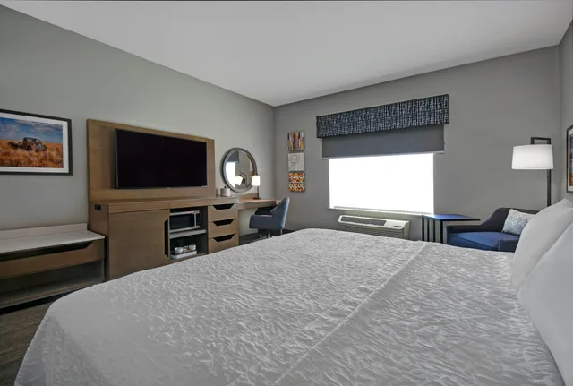 غرفة بسرير كينج، Hampton Inn Midland South 2/4