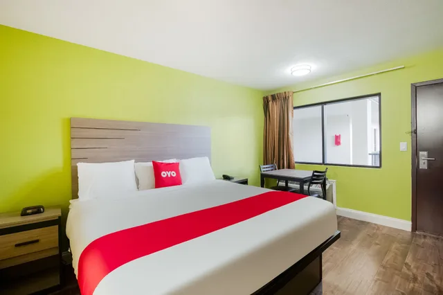 غرفة بسرير كينج لغير المدخنين، OYO Hotel Houston N Fm-1960 Champions TX 8/10