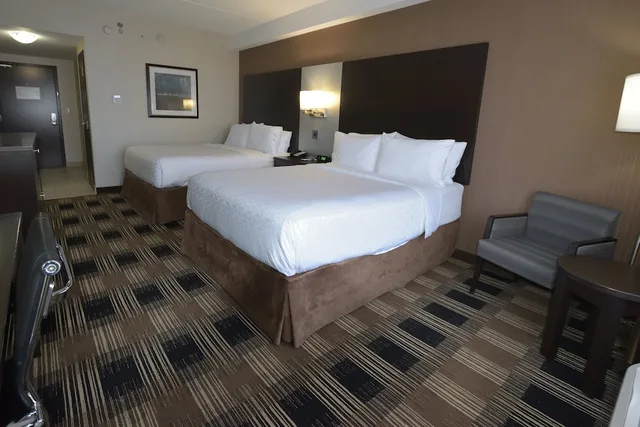 غرفة قياسية بسريرين كوين لذوي الإعاقة، Holiday Inn Express And Suites Ottawa East Orleans 4/9