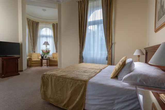 غرفة ديلوكس بسرير كينج، Savoy Westend Hotel 4/7