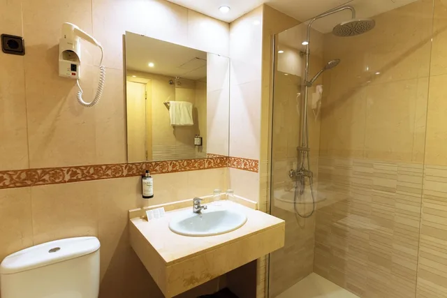 غرفة قياسية بسريرين منفصلين بإطلالة على المدينة، Sunotel Aston 7/7