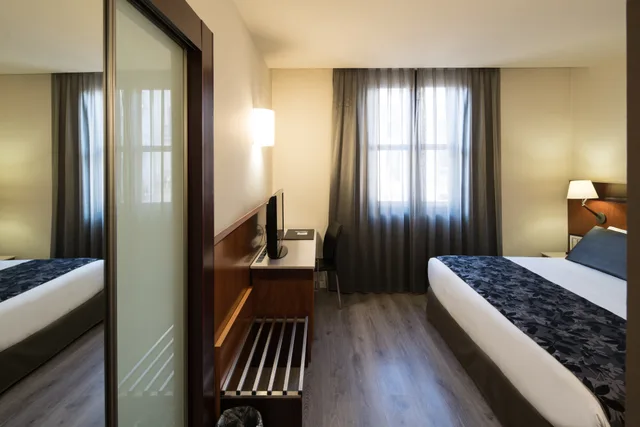 Standard, Single, Double Bed, Catalonia Eixample 1864 6/7