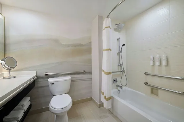 غرفة بسرير كينج، Chicago Marriott Northwest 10/10