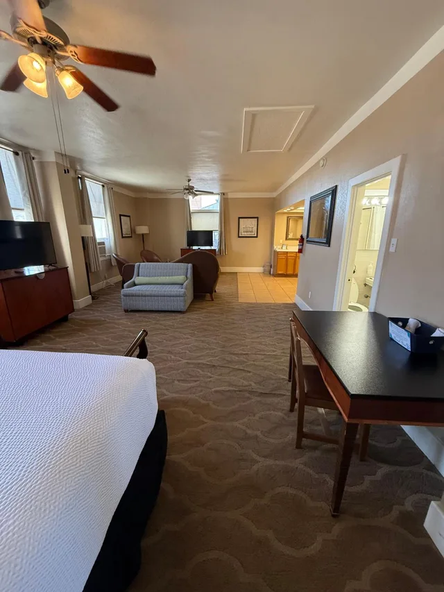 جناح تنفيذي، Gadsden Hotel 5/10