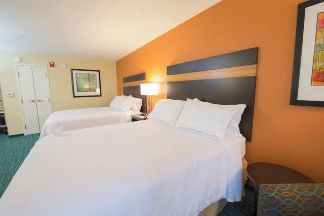 غرفة قياسية بسرير كينج لذوي الإعاقة، Holiday Inn Bismarck 4/10