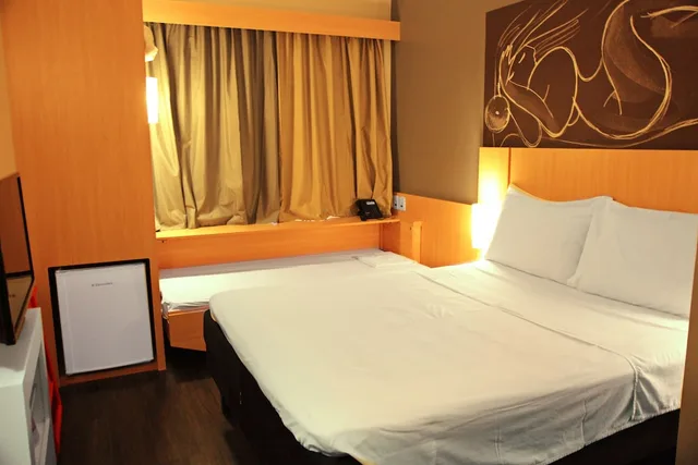 Room, 1 Double and 1 Single Bed, with Child Extra Bed, ibis Bacabal 5/5