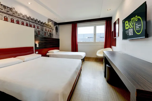غرفة قياسية ثلاثية بسرير كوين وسرير فردي، B&B Hotel Trento 1/8