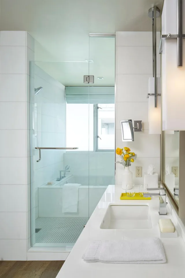 Essential, Queen Bed، Hotel Wilshire A Kimpton Hotel 2/3