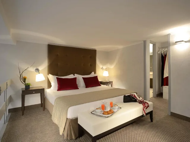 Bi Level, Colonna, Suite، Colonna Palace Hotel 1/1