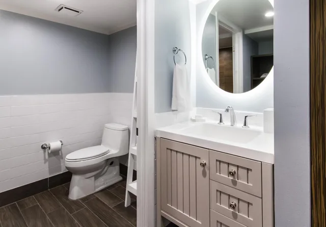 غرفة بسرير كينج بإطلالة على المدينة بشرفة، Banana Bay Resort and Marina 5/8