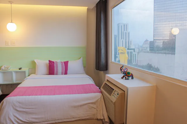 غرفة ديلوكس بسرير كينج، Hotel Fontan Reforma 5/10