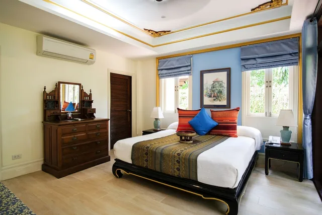 Downstairs, Gold, Forest, King Bed, Pool View, Sofa, Near the Pool، Rabbit Resort 1/2