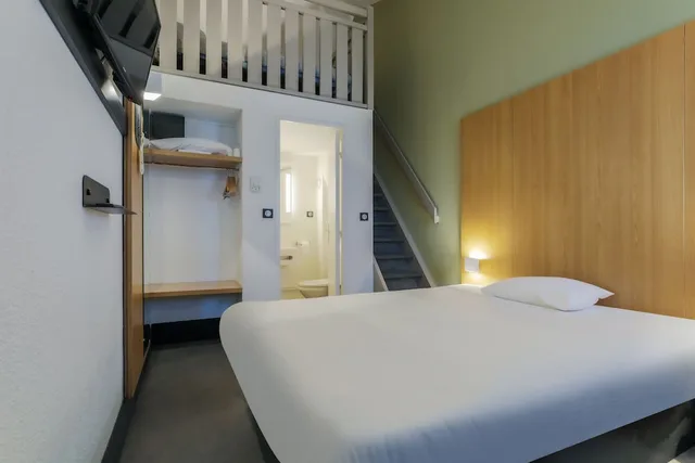 غرفة رباعية بسرير مزدوج وسريرين منفصلين، B&B Hotel Metz Augny 4/10