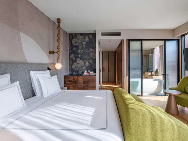 Swiss, Deluxe, King Bed، Swissotel Tbilisi 1/5