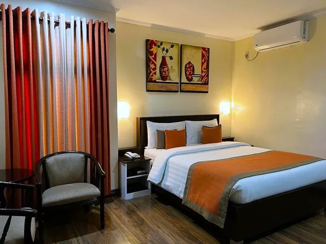 غرفة قياسية بسرير كوين، Subic Residencias 3/8