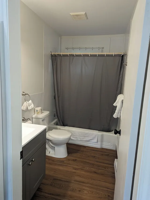 غرفة كومفورت بسرير كوين، Regent Motel 8/10