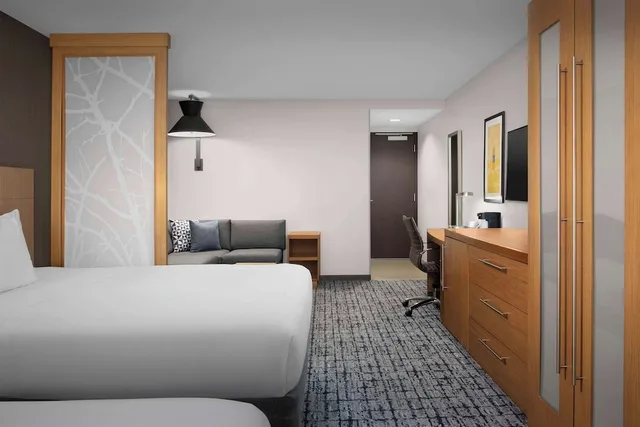 غرفة بسريرين كوين مع أريكة في طابق مرتفع، Hyatt Place Boulder Pearl Street 1/5