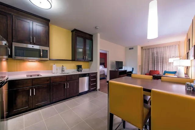 جناح بسرير كينج بغرفة نوم واحدة مع أريكة لذوي الإعاقة، Residence Inn Nashua 9/9