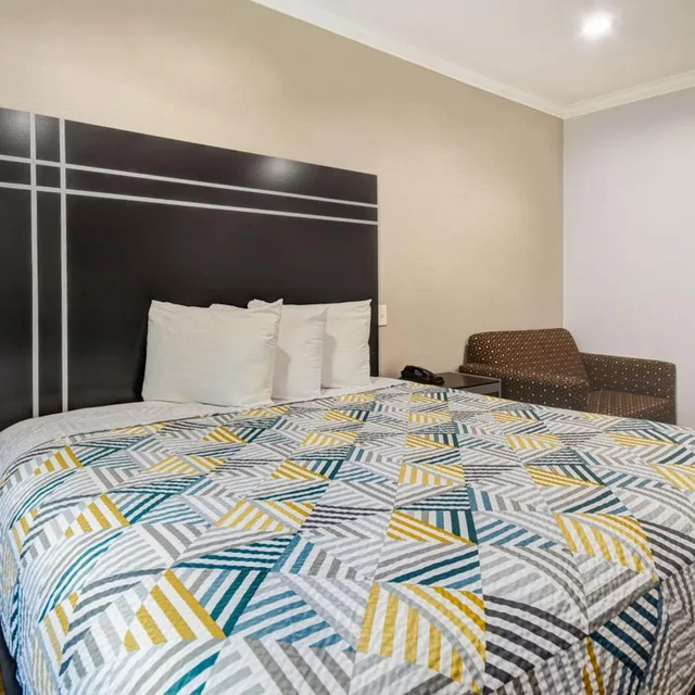 غرفة بسرير كينج، Motel6 Humble, TX - Houston International Airport 6/10