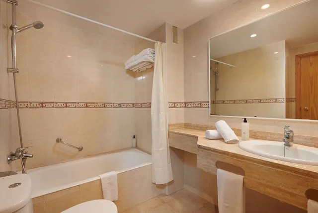 شقة بسريرين منفصلين بشرفة بغرفة نوم واحدة مع أريكة، Protur Floriana Resort Aparthotel 4/4