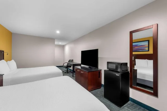 غرفة رباعية بسريرين كوين لذوي الإعاقة، Quality Inn San Diego South - Chula Vista 1/4