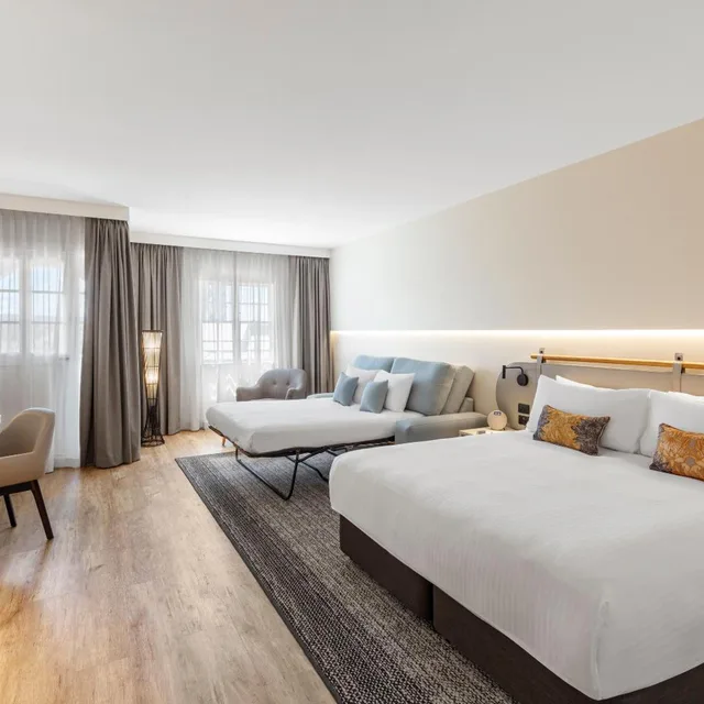 جناح جونيور بشرفة، CROWNE PLAZA HAWKESBURY VALLEY 2/5