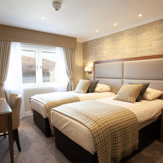 Room, Twin Beds, Loch View, Cruachan Hotel 1/10