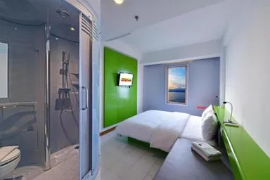 غرفة بسرير مزدوج أو سريرين منفصلين بإطلالة على البحر، Singaraja Hotel 1/1