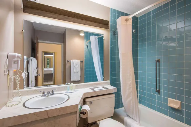 غرفة بسرير كينج، Cayuga Blu Hotel 3/3