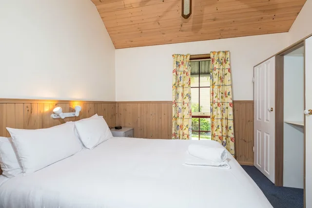 استوديو اقتصادي بسرير كوين، Coachhouse Marina Resort 1/6