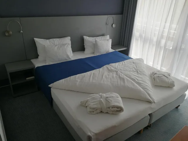 غرفة قياسية بسرير مزدوج، Hotel Yacht Wellness & Business 2/8