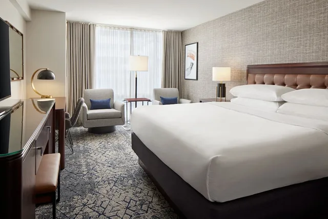 غرفة كلوب بسرير كينج، Sheraton Valley Forge King of Prussia 1/5