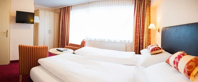 غرفة ديلوكس بسرير كينج، Hotel Schneeberger 6/10