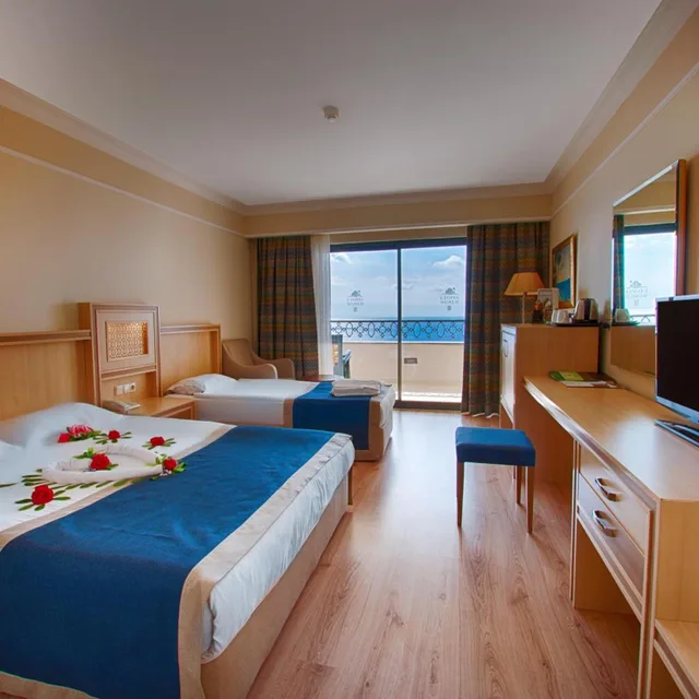 غرفة شهر العسل في المبنى الرئيسي، Utopia World Hotel 2/10