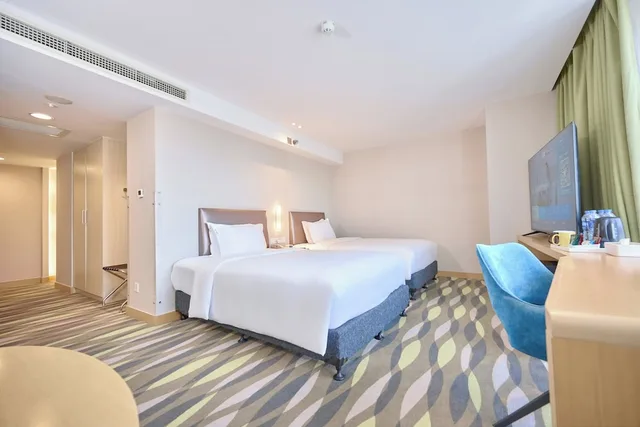 Standard, Twin Beds, Extra Floor Space, Holiday Inn Express Changzhou Lanling 3/9