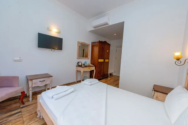 غرفة سوبيريور بسرير مزدوج بإطلالة على المسبح، Cennet Life Hotel 1/5