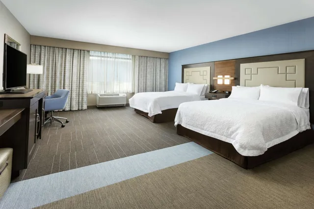 غرفة بسريرين كوين بإطلالة على النهر بشرفة، Hampton Inn & Suites Napa 6/10