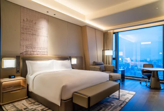 جناح تنفيذي تنفيذي بسرير كينج بإطلالة على المدينة مع دخول الصالة، JW Marriott Hotel Xi'an 1/8