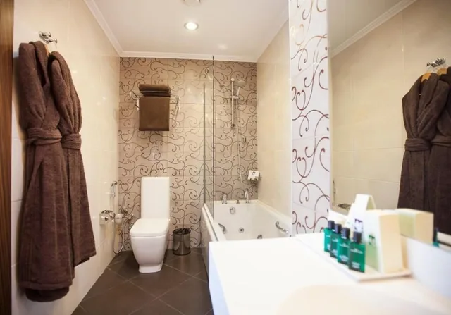 1 Bedroom, Executive, Suite, King Bed, Sofa, Chinar Hotel & Spa 4/4