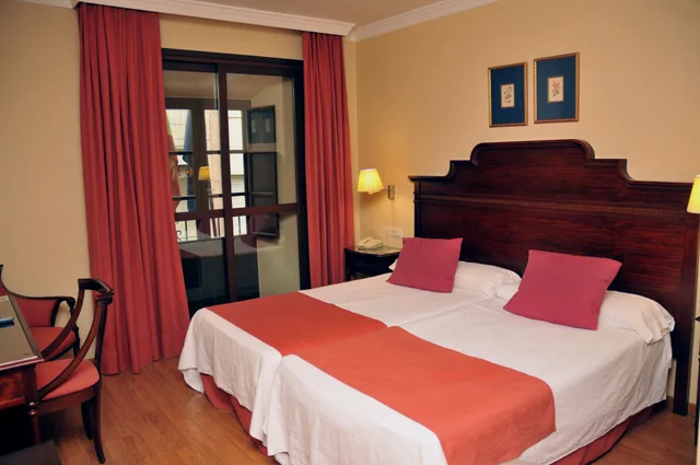 غرفة قياسية بسرير مزدوج أو سريرين منفصلين، Hotel Santo Domingo Lucena 1/4