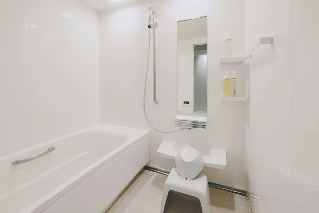 جناح ياباني بسريرين مزدوجين وفرشتي فوتون بشرفة بغرفة نوم واحدة مع أريكة، MONday Apart Premium Asakusa 10/10