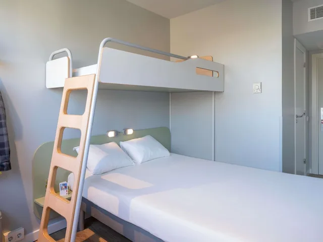 غرفة سوبيريور بسرير مزدوج مع أريكة، Ibis Budget Barcelona Viladecans 4/9