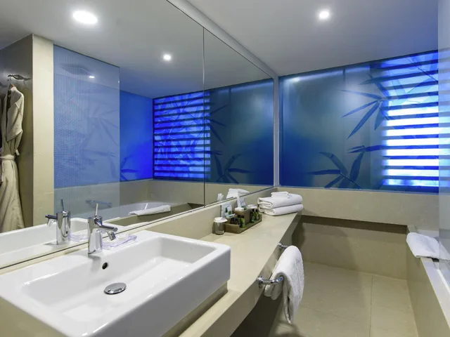 غرفة سوبيريور بسرير مزدوج بإطلالة على الحديقة بإطلالة جزئية على البحر، Rixos Premium Dubrovnik 6/6