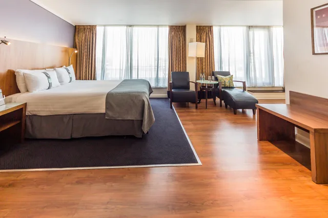 Premium, Queen Bed, Balcony, voco London Camden Lock by IHG 2/4
