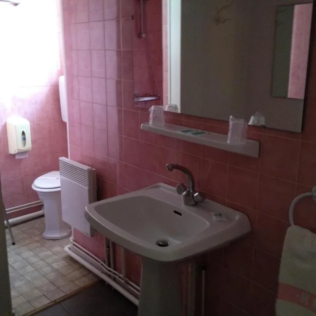 غرفة ثلاثية، Hôtel Du Nord 10/10
