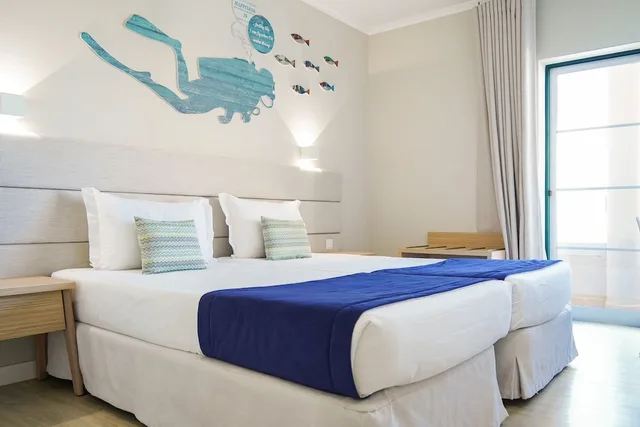 Twin Beds, Sofa, Vitors Plaza 1/6